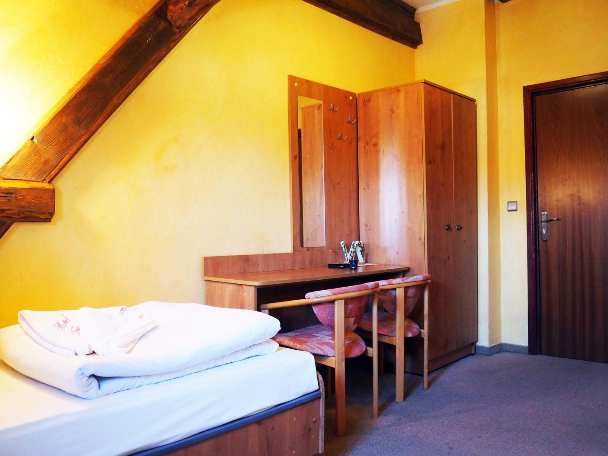 Hotel Jan Zgorzelec Rom bilde