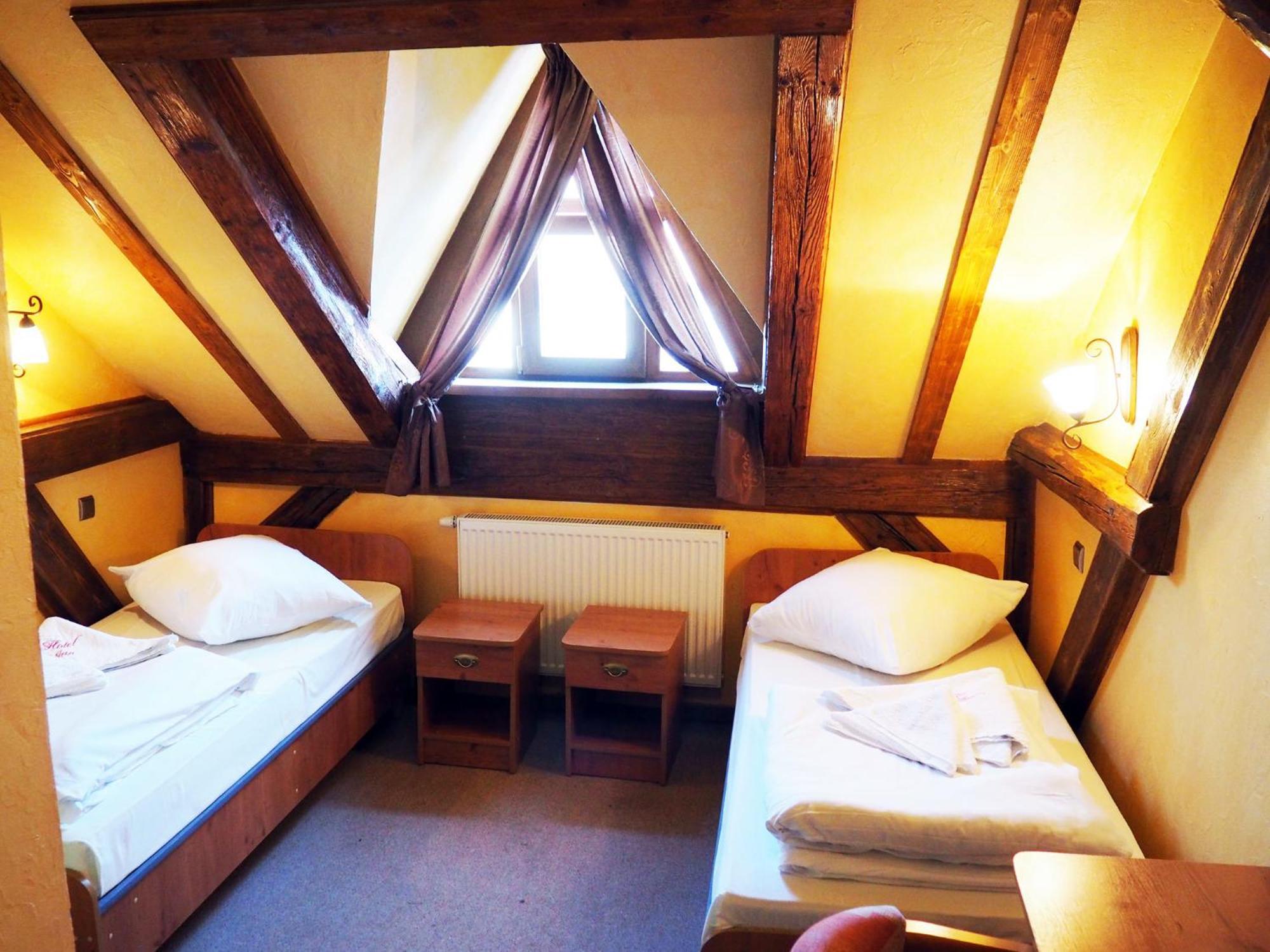 Hotel Jan Zgorzelec Rom bilde
